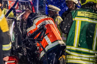Rottweil: Auf Schneeglatter Fahrbahn Unfall verursacht Fahrer schwer Verletzt Beifahrer Toedlich Verletzt 